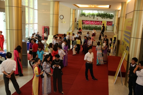 Lễ vinh danh Giáo viên và học sinh tiêu biểu năm 2015 - 2016 của Bộ Giáo Dục